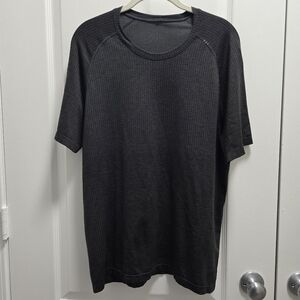 Lululemon Metal Vent Tech Short Sleeve black GUC